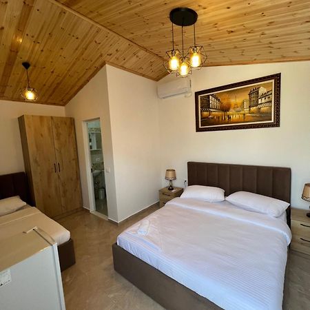 Lake Bliss Cabins Shkodër Екстериор снимка
