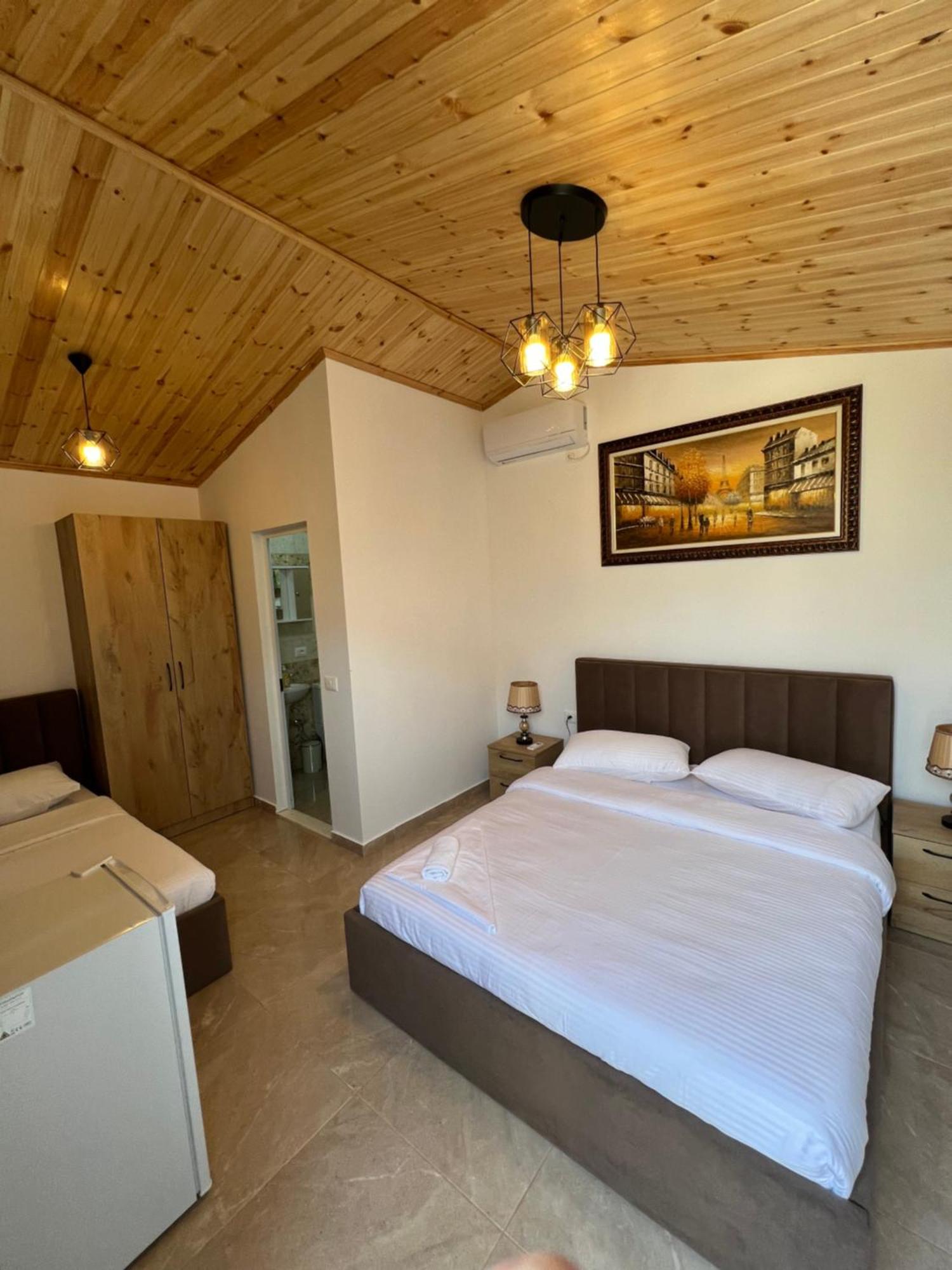 Lake Bliss Cabins Shkodër Екстериор снимка