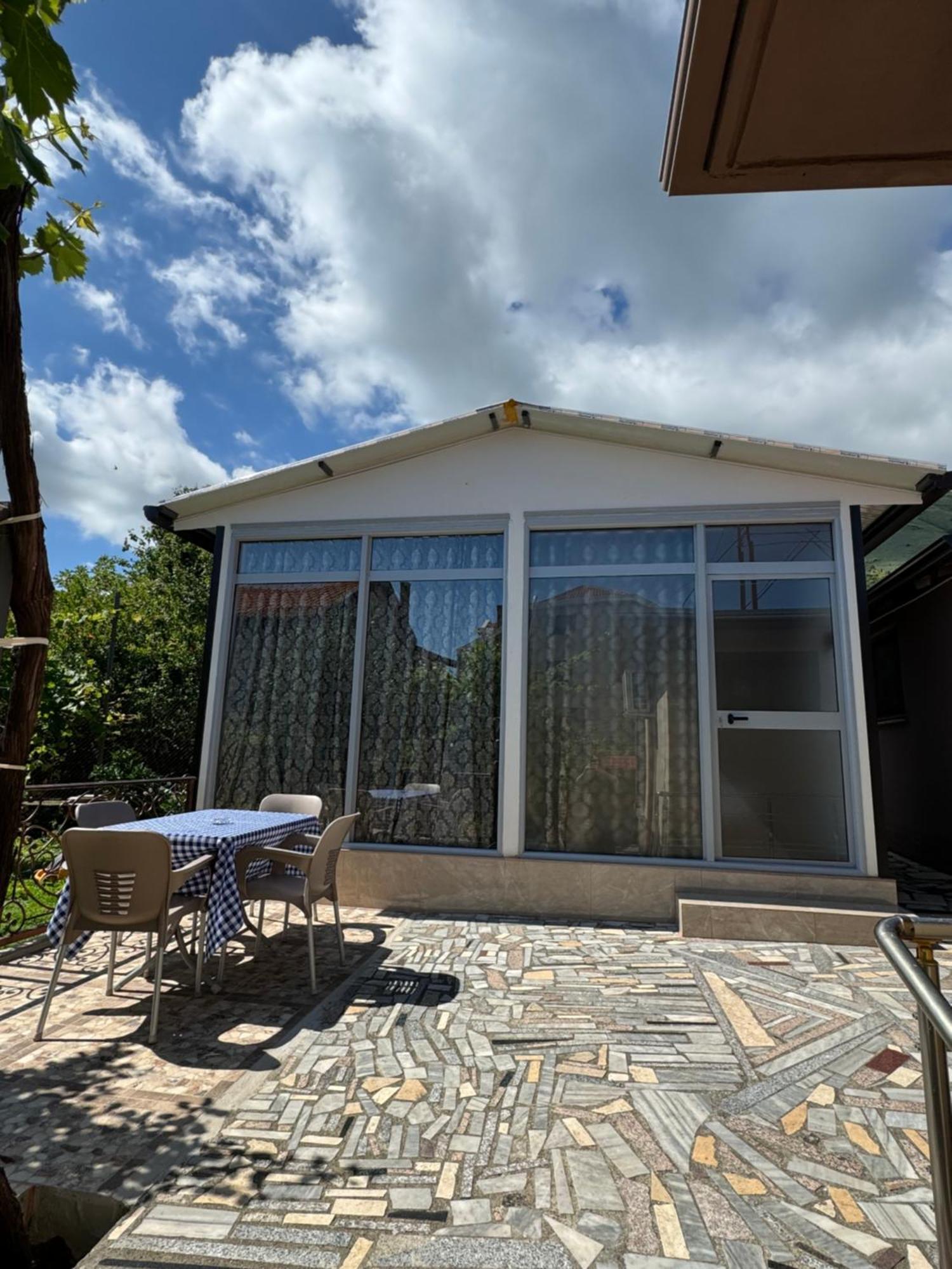 Lake Bliss Cabins Shkodër Екстериор снимка